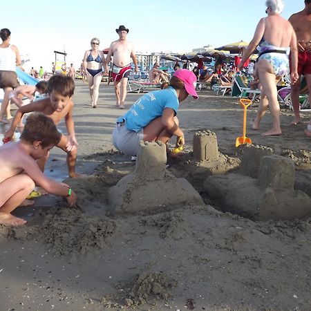 Hotel Atmosfere Beach Cesenatico Zewnętrze zdjęcie